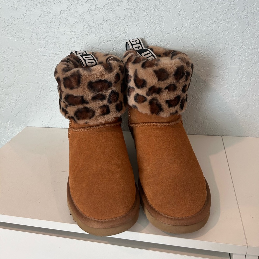 UGG Adeline Sherpa Cheetah Print Mid Height Boots Size 9